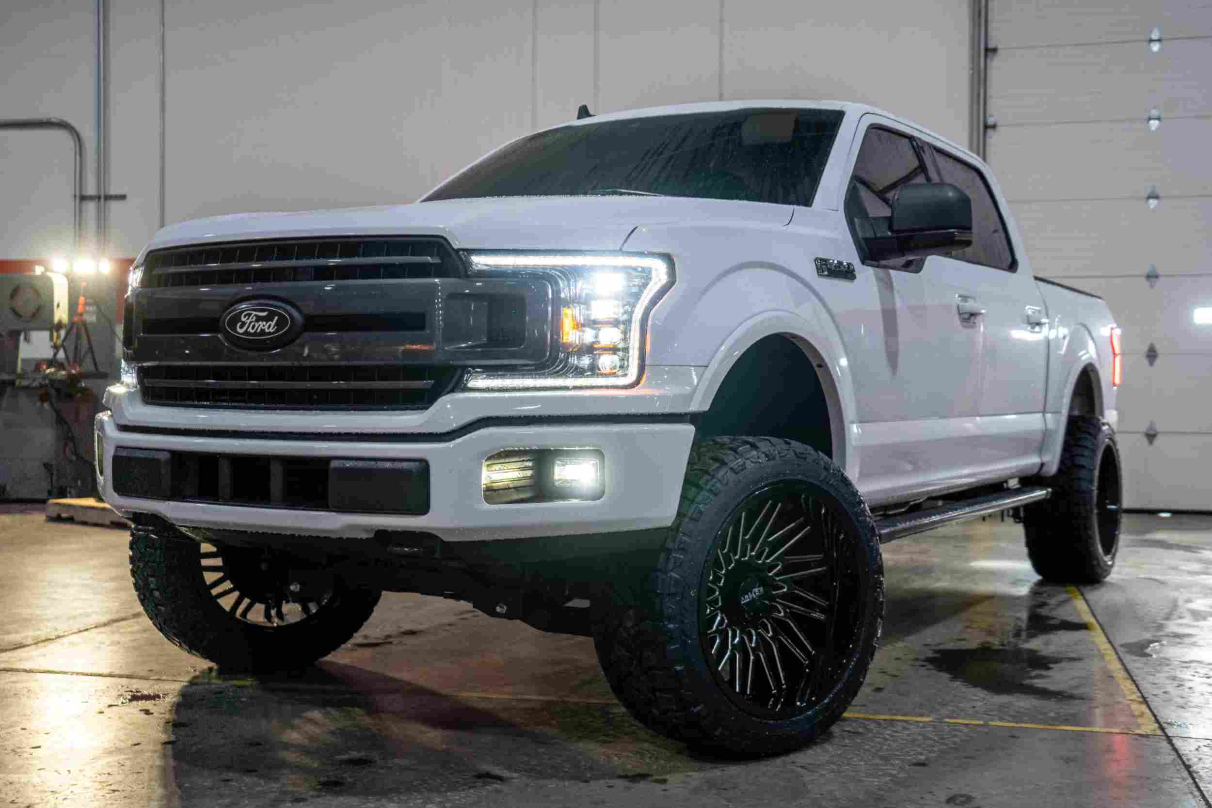 Ford F-150 (18-20) XB LED Headlights Hover
