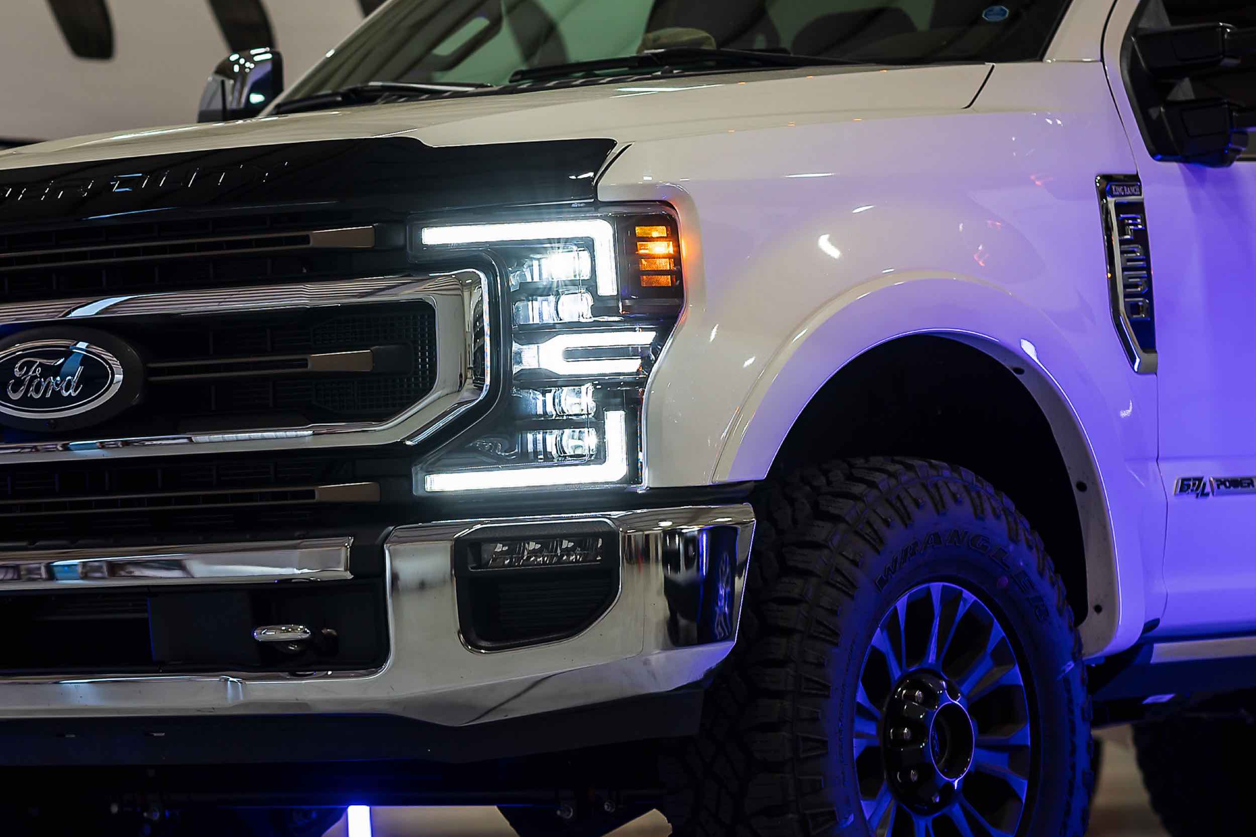 Ford Super Duty (20-22) XB LED Headlights Hover