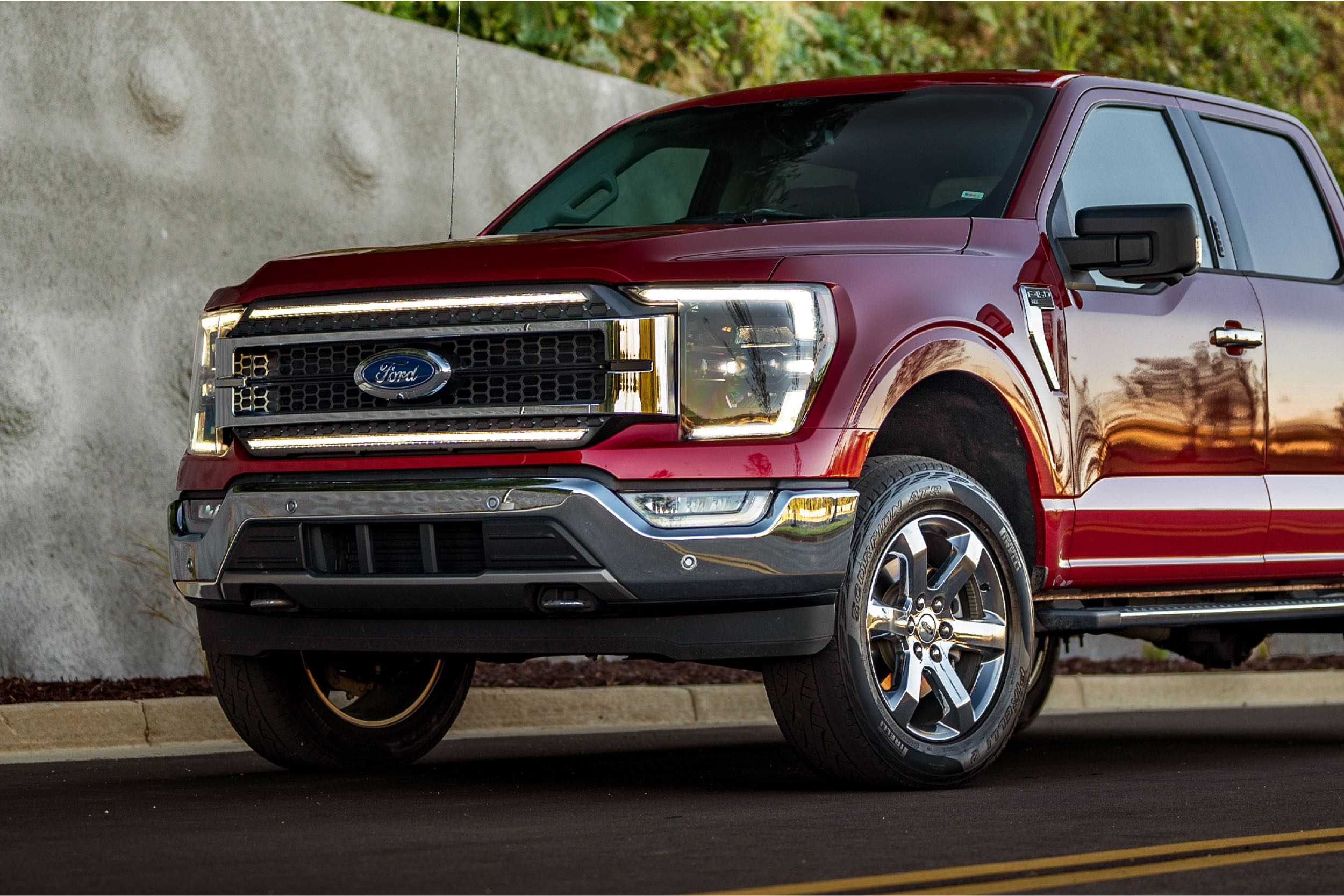 Ford F-150 (21-23) XB LED Headlights Hover