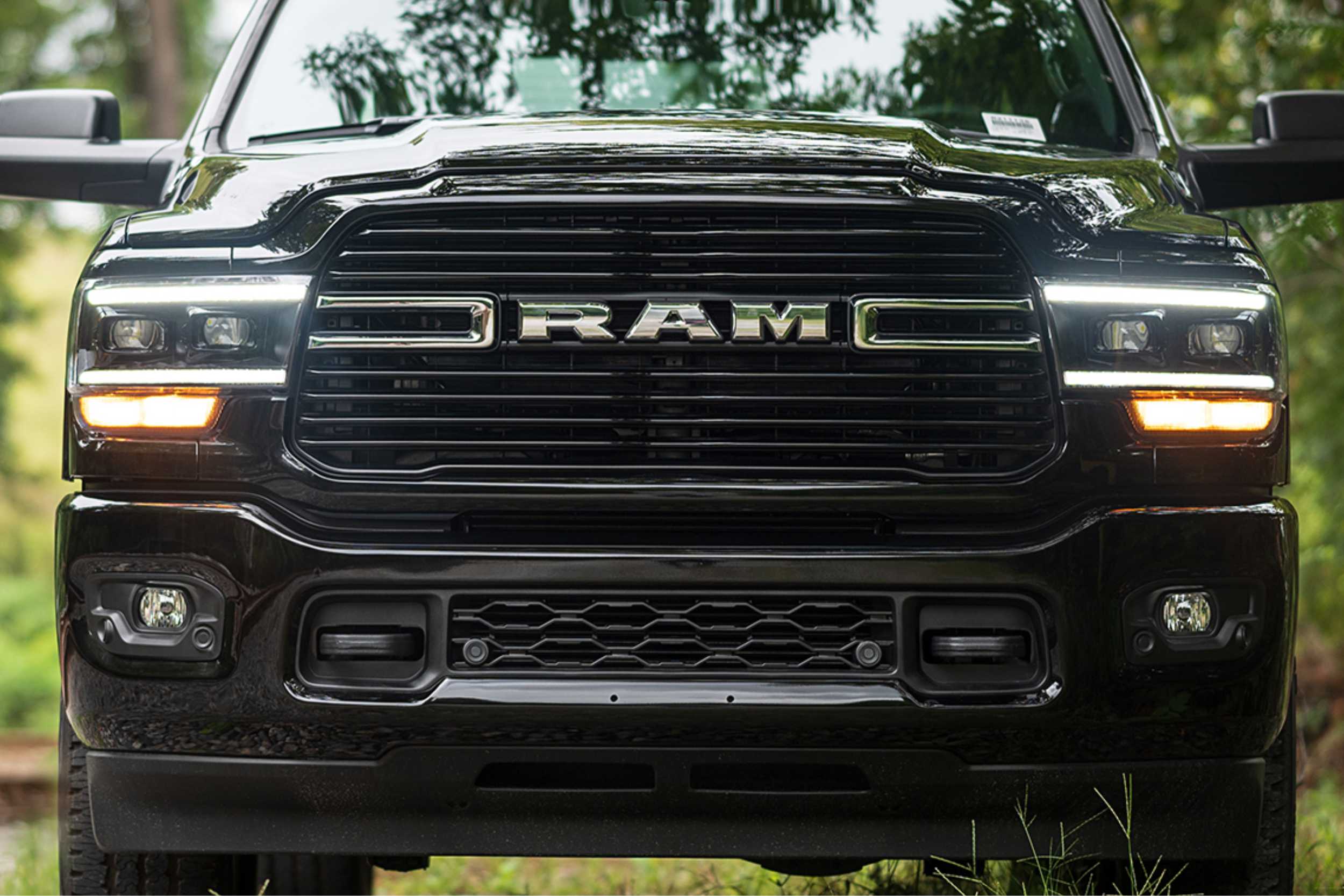 Ram HD (2019+) XB Hybrid LED Headlights Hover